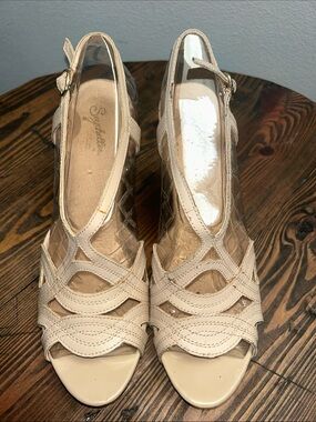 Seychelles Beige Cutout Peep-Toe Slingback Heels woman’s 11